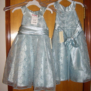 Beautiful Blue girls dress pick 2T or 3T